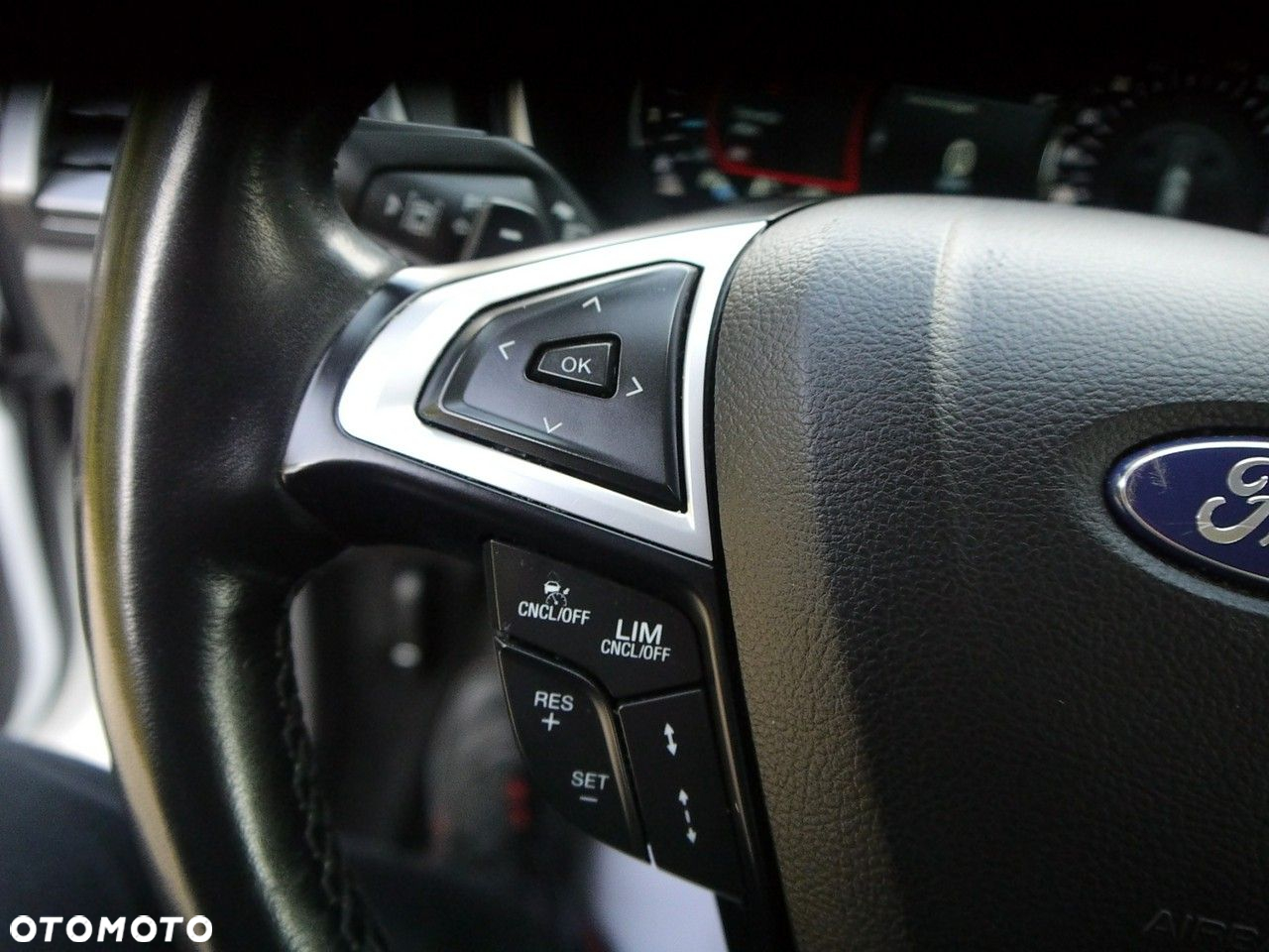 Ford Mondeo - 34