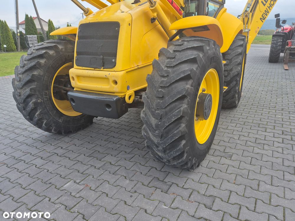 New Holland LB115B/ Maszyna sprowadzona/ - 16