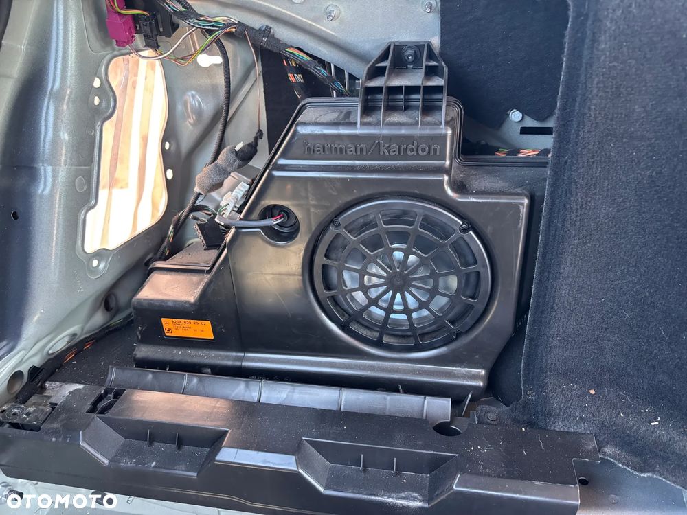 Mercedes C klasa w204 07- GŁOŚNIKI Subwoofer HARMAN KARDON LOGIC 7 MERCEDES W204 KOMBI - 1