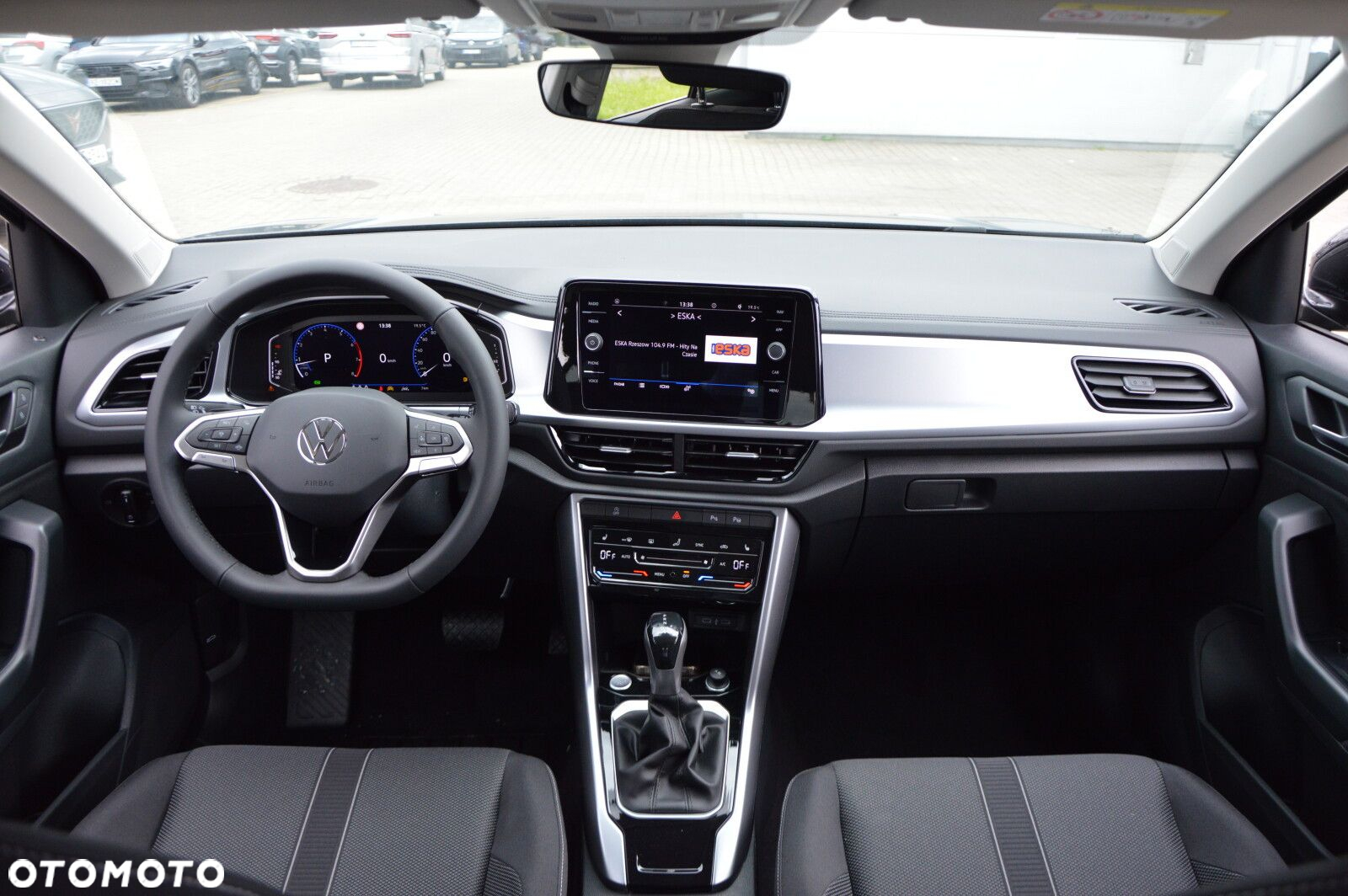 Volkswagen T-Roc - 10