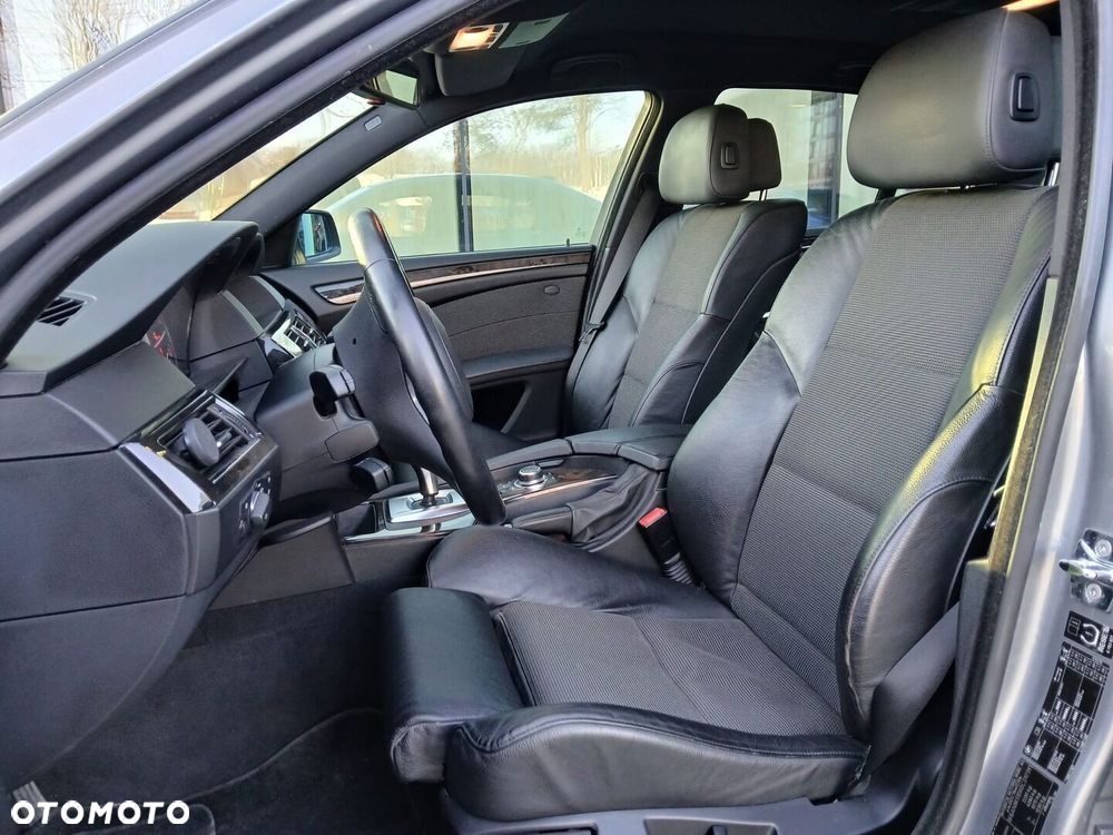 BMW Seria 5 540i - 6