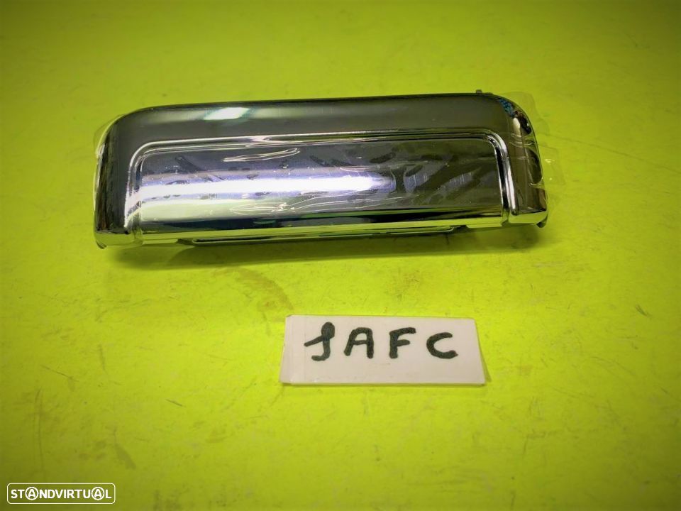 Puxador tampa da mala Mitsubishi L200 KL2T (NOVO) - 1