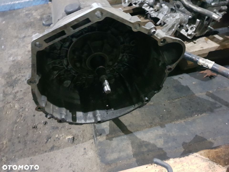 skrzynia biegów w 211 2.2 cdi r1402712601 2102708100 - 3