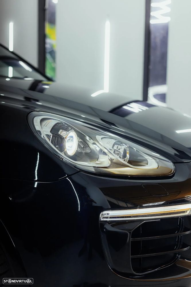 Porsche Cayenne S E-Hybrid Platinum Edition - 28