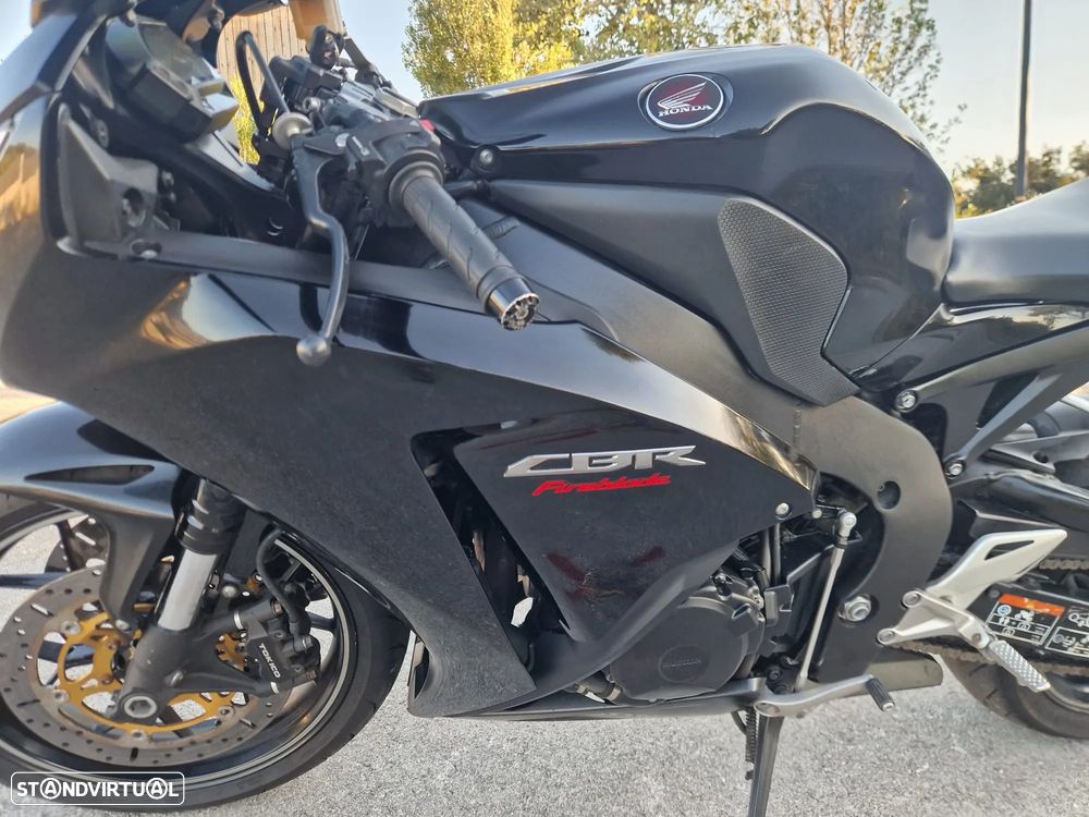 Honda CBR 1000RR  Possível Financiamento - 10