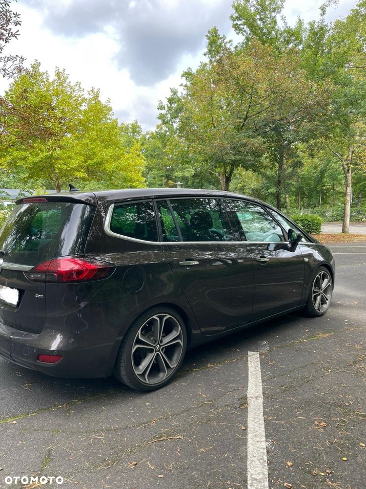 Opel Zafira - 2