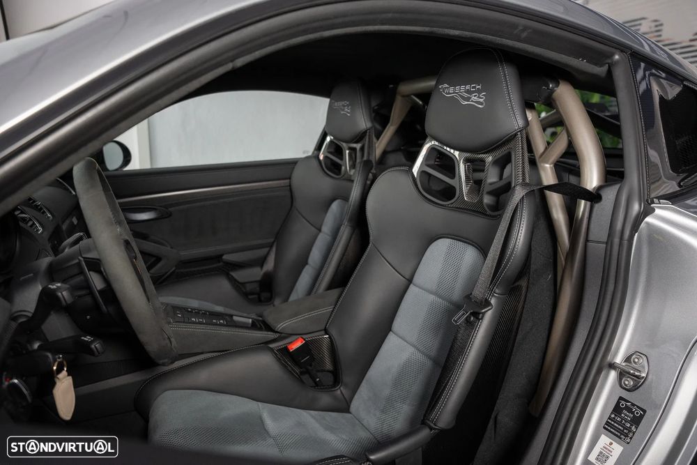 Porsche 718 Cayman GT4 RS - 24