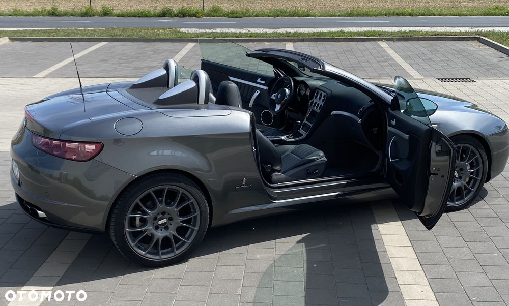 Alfa Romeo Spider 3.2JTS Q4 Exclusive - 9