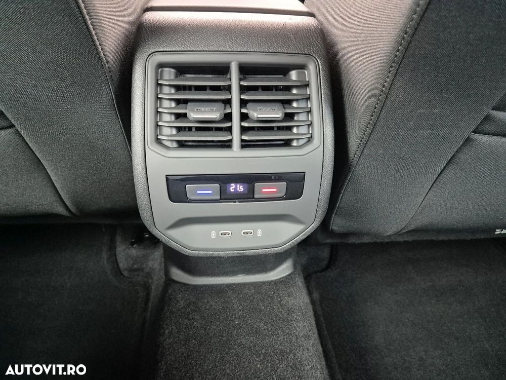 Seat Leon Sportstourer 2.0 TDI DSG Style - 12