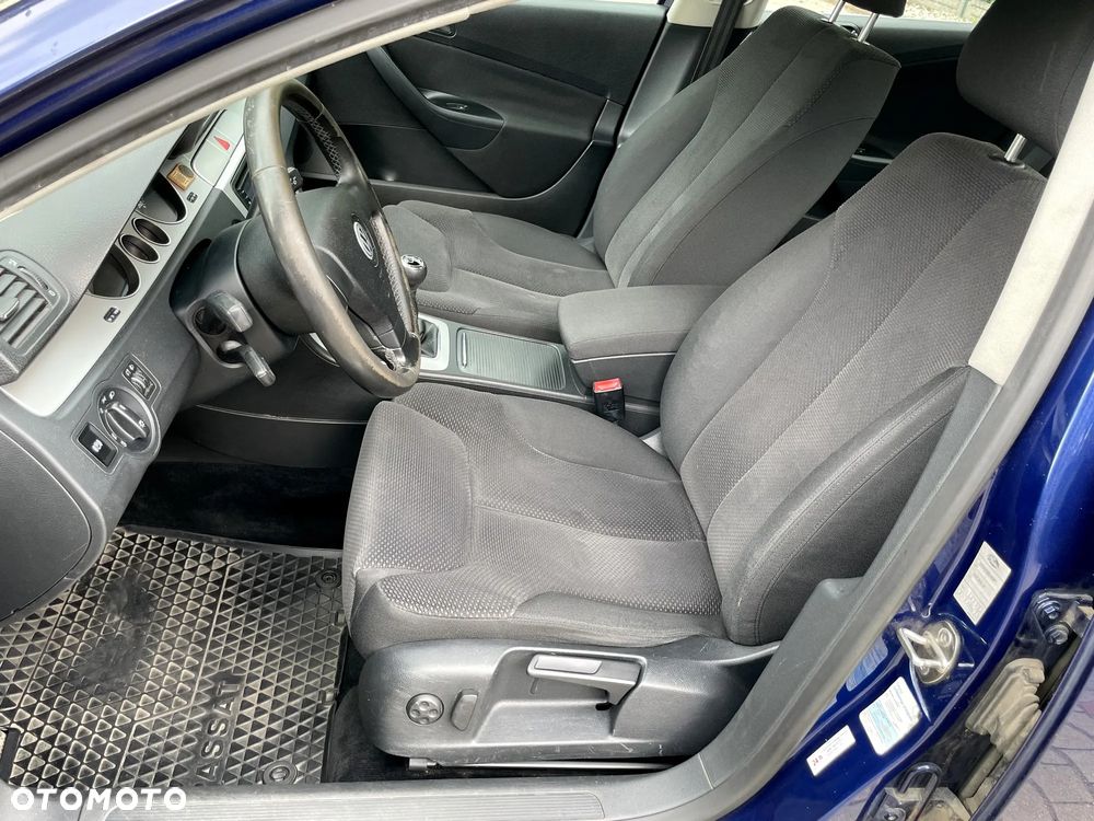 Volkswagen Passat 2.0 TDI DPF Highline - 5