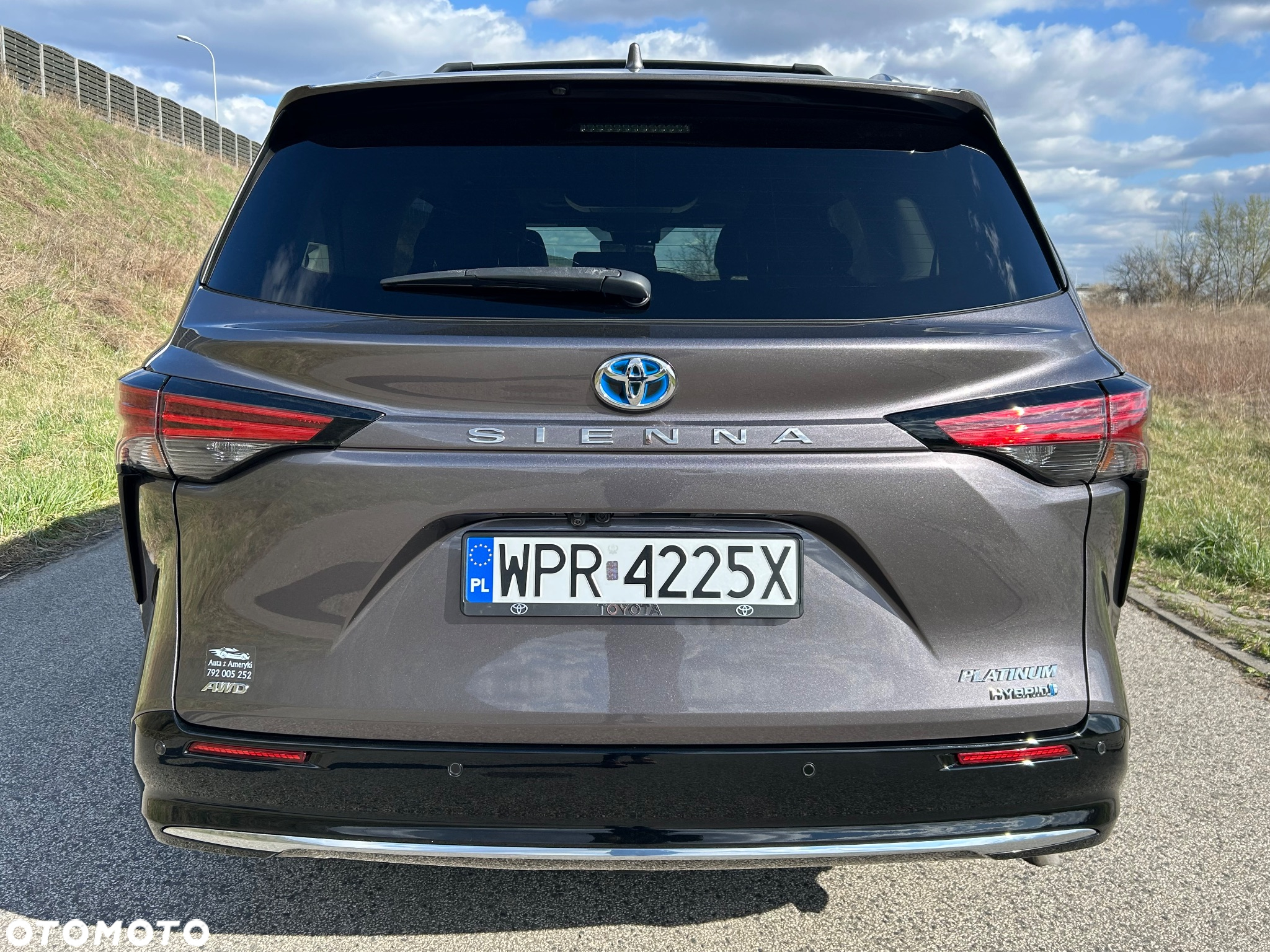 Toyota Sienna - 10