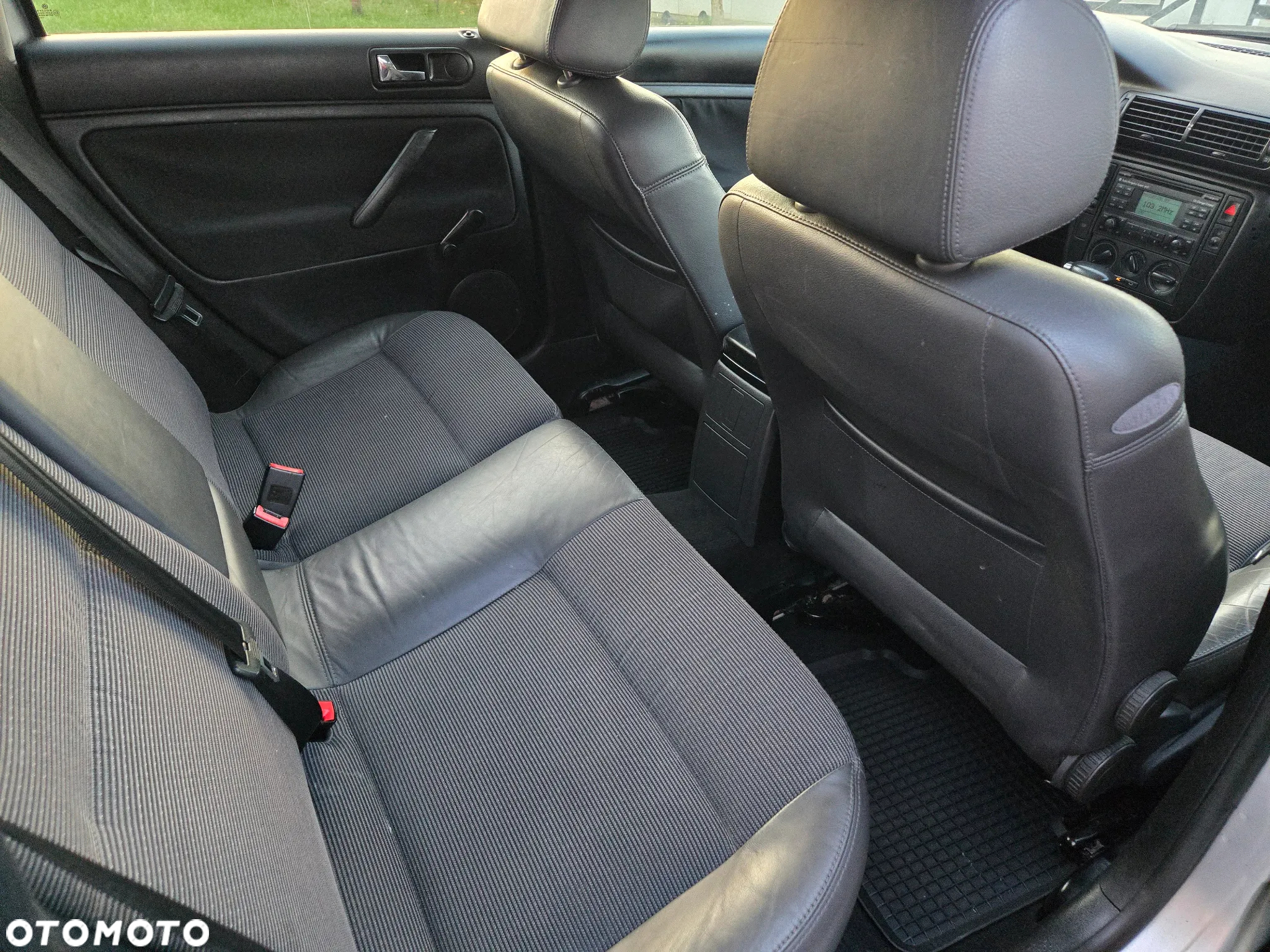Volkswagen Passat 1.9 TDI Highline Tiptr - 13
