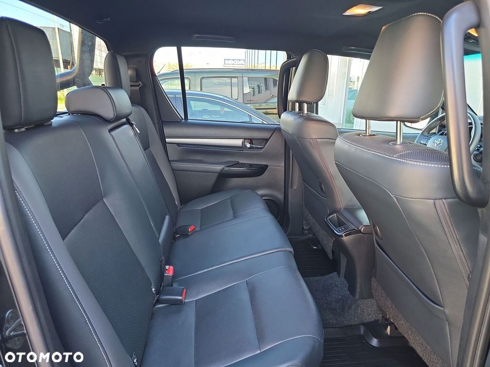Toyota Hilux 2.8 D-4D mHEV Double Cab Invincible 4x4 - 14