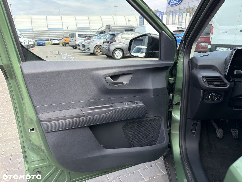 Ford Transit Courier - 11
