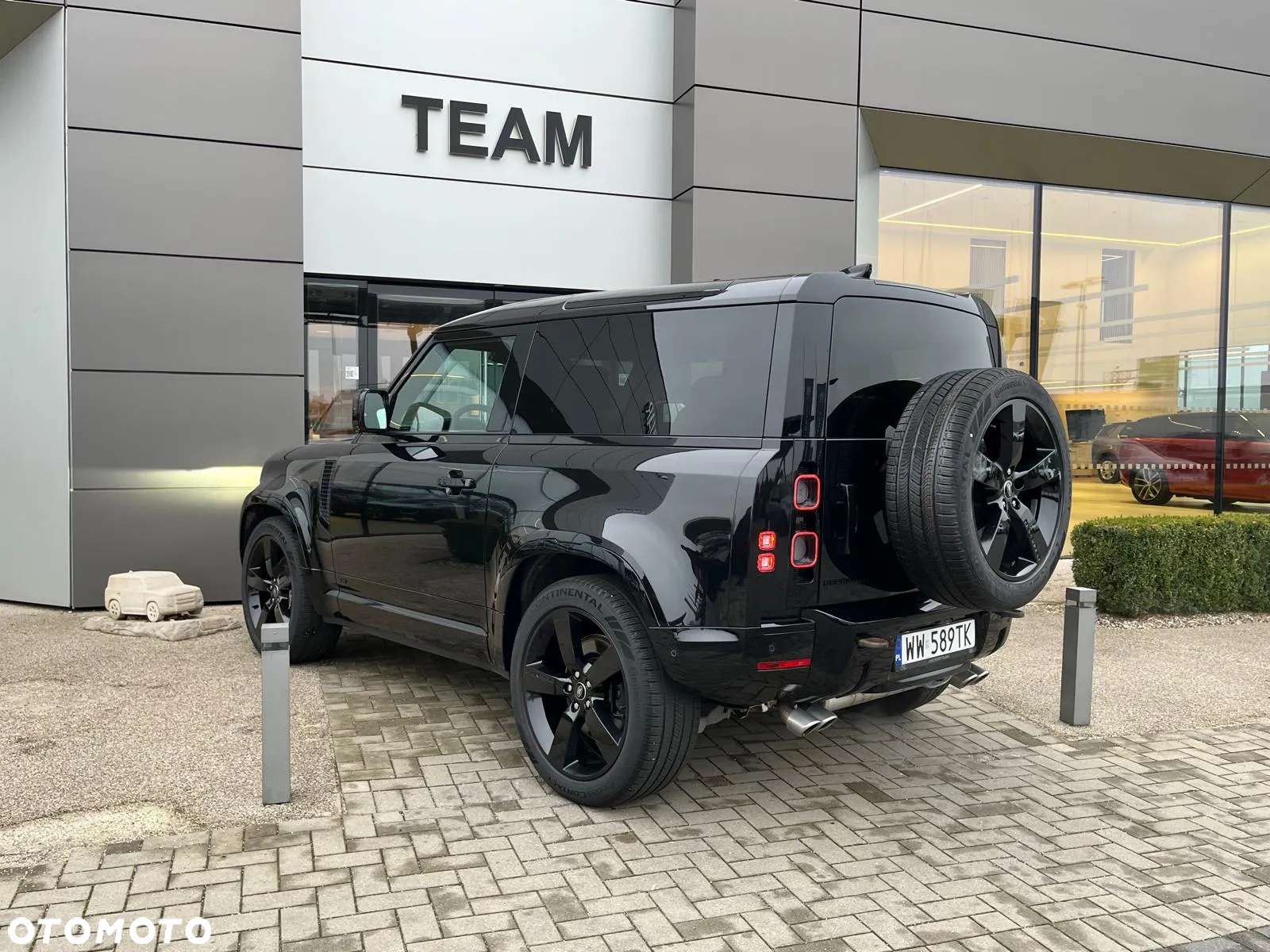 Land Rover Defender 90 5.0 P525 V8 - 5