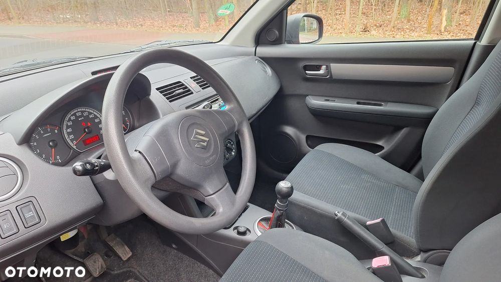 Suzuki Swift 1.3 Limited 25 - 5