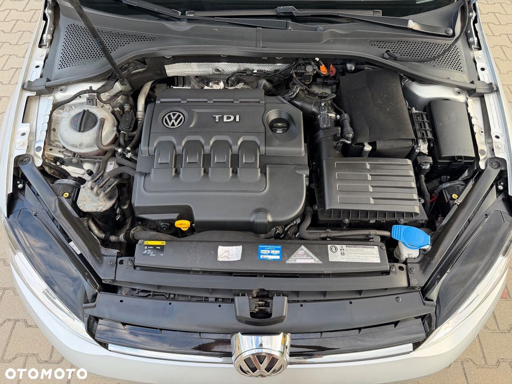 Volkswagen Golf 1.6 TDI DPF Highline - 8