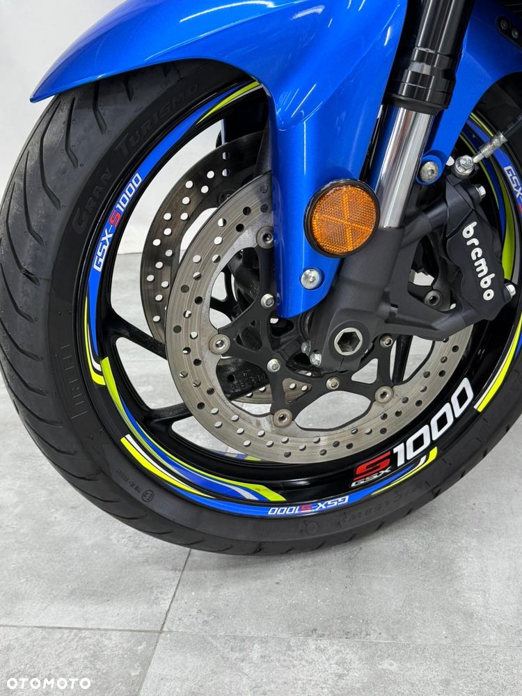 Suzuki GSX 1000 - 26