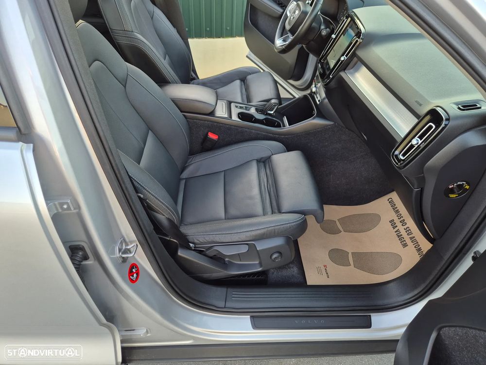 Volvo XC 40 2.0 D4 Momentum Plus AWD - 47