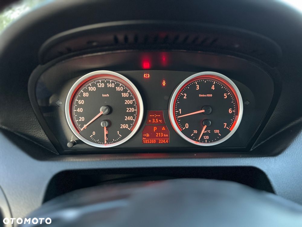 BMW Seria 6 650 i - 26