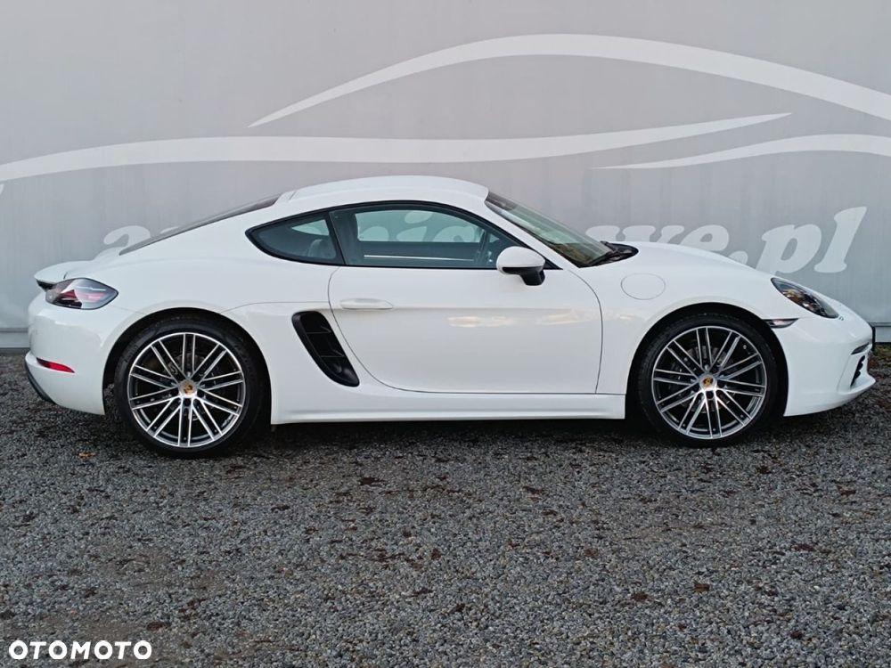 Porsche 718 Cayman - 13