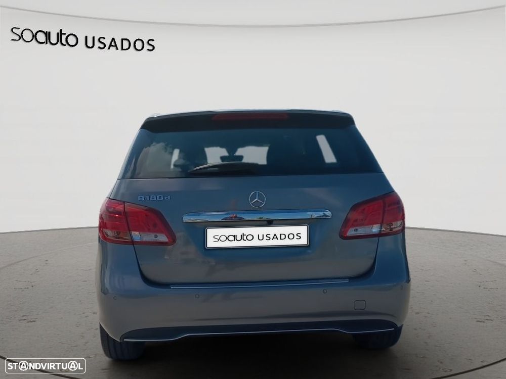 Mercedes-Benz B 180 d Style - 8