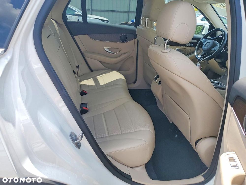 Mercedes-Benz GLC 300 4Matic 9G-TRONIC - 13