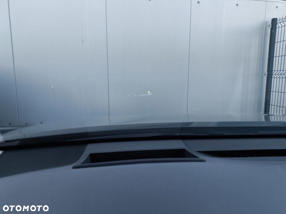 Toyota Camry 2.5 Hybrid Executive CVT - 28