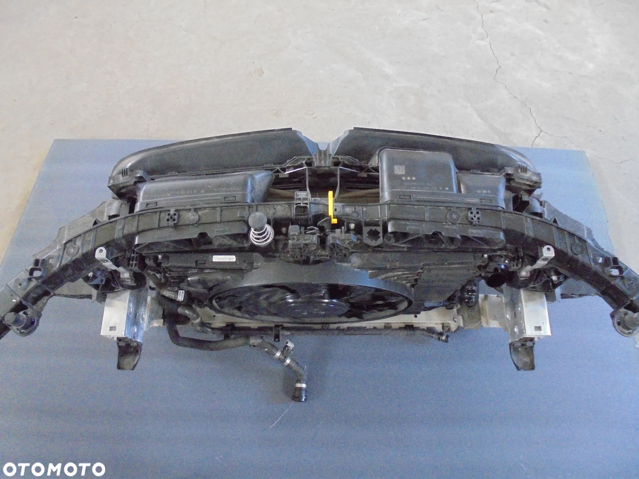 MERCEDES CLA W 118 PLUG IN HYBRID PAS PRZEDNI KOMPLET CHLODNIC - 8