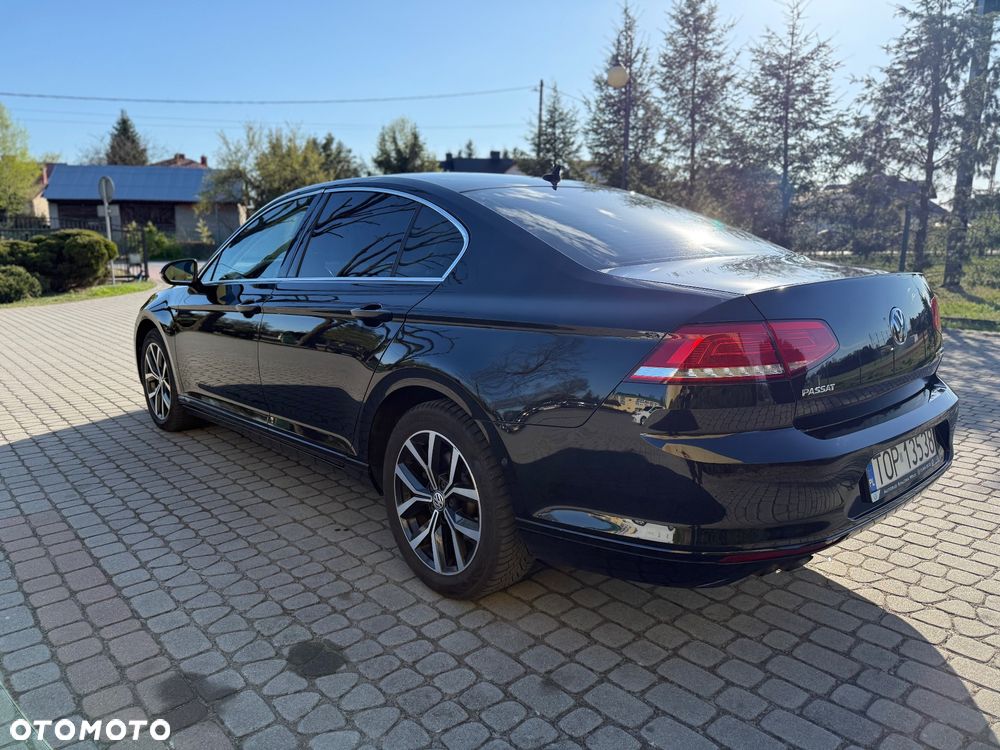 Volkswagen Passat - 4