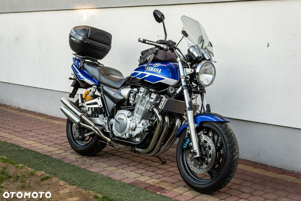 Yamaha XJR - 3