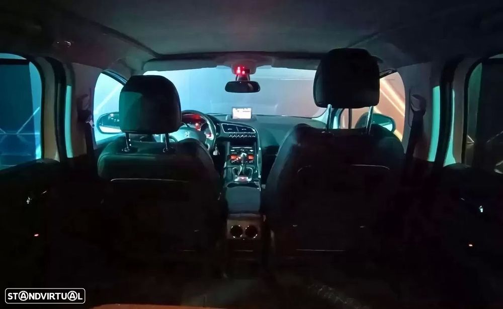 Peugeot 3008 1.2 PureTech Allure - 27