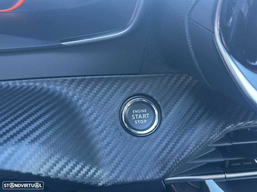 Peugeot 208 1.2 PureTech Allure - 19