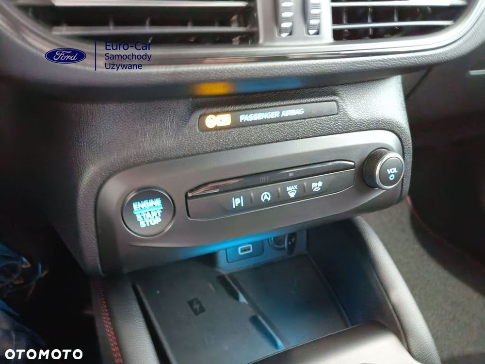 Ford Focus 1.0 EcoBoost mHEV ST-Line X - 24