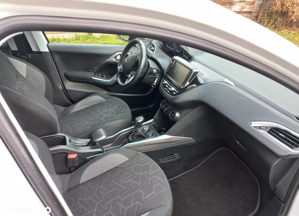 Peugeot 2008 1.6 BlueHDi Style - 6