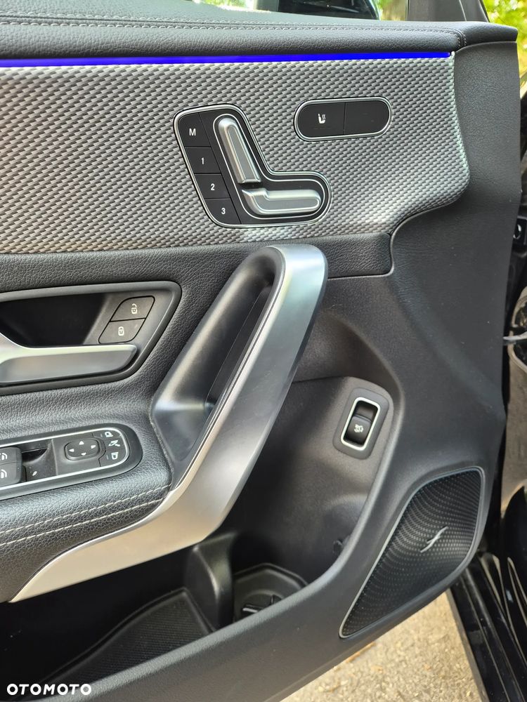 Mercedes-Benz CLA 220 d AMG Line 8G-DCT - 18