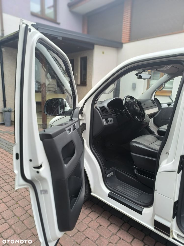 Volkswagen Multivan - 11