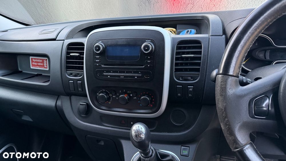 Vauxhall Vivaro - 12