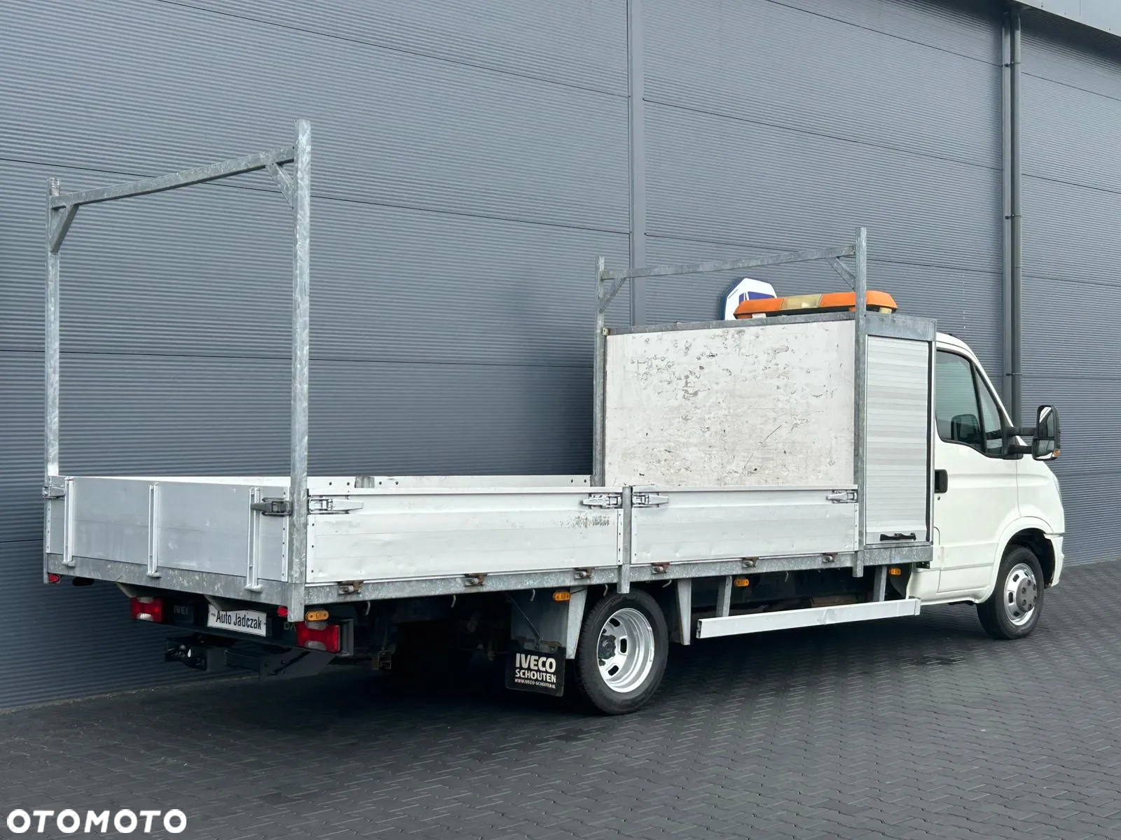 Iveco Daily 40C15 35C15 3.0 HPI Skrzynia 4,1m + skrzynka narzędziowa **KLIMA**NA BLIŹNIAKACH**2013R** - 3
