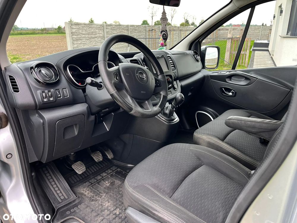 Opel Vivaro - 10