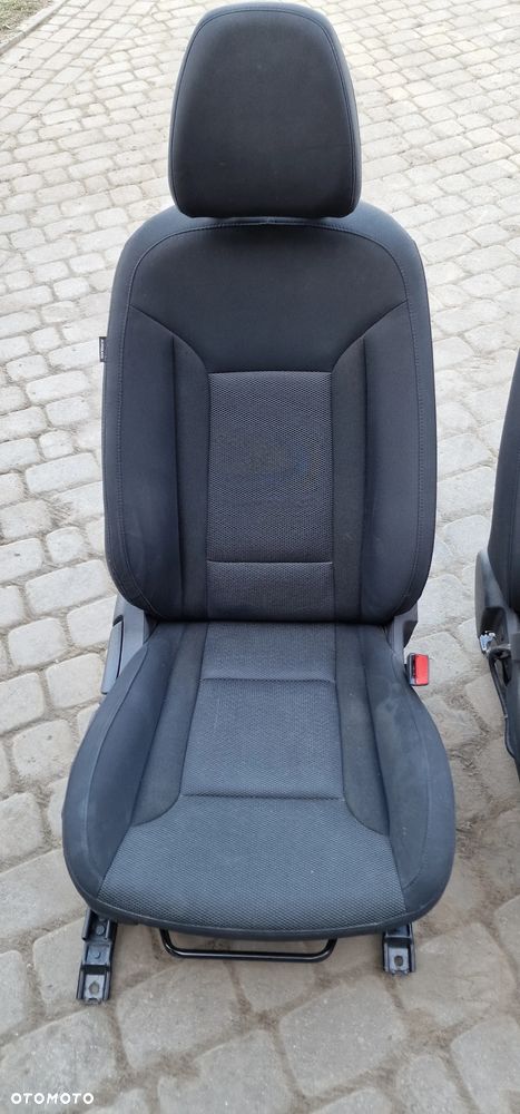 FOTEL PRZÓD PRAWY LEWY ELEKTRYCZNIE GRZANE HYUNDAI i40 - 15