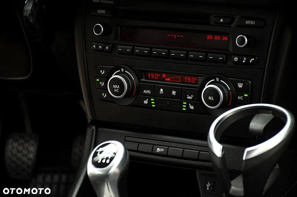 BMW X1 sDrive18i xLine - 38