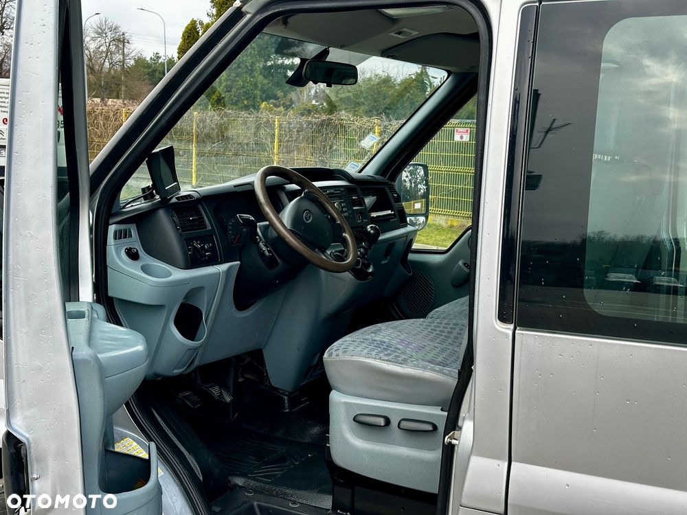 Ford Transit - 12