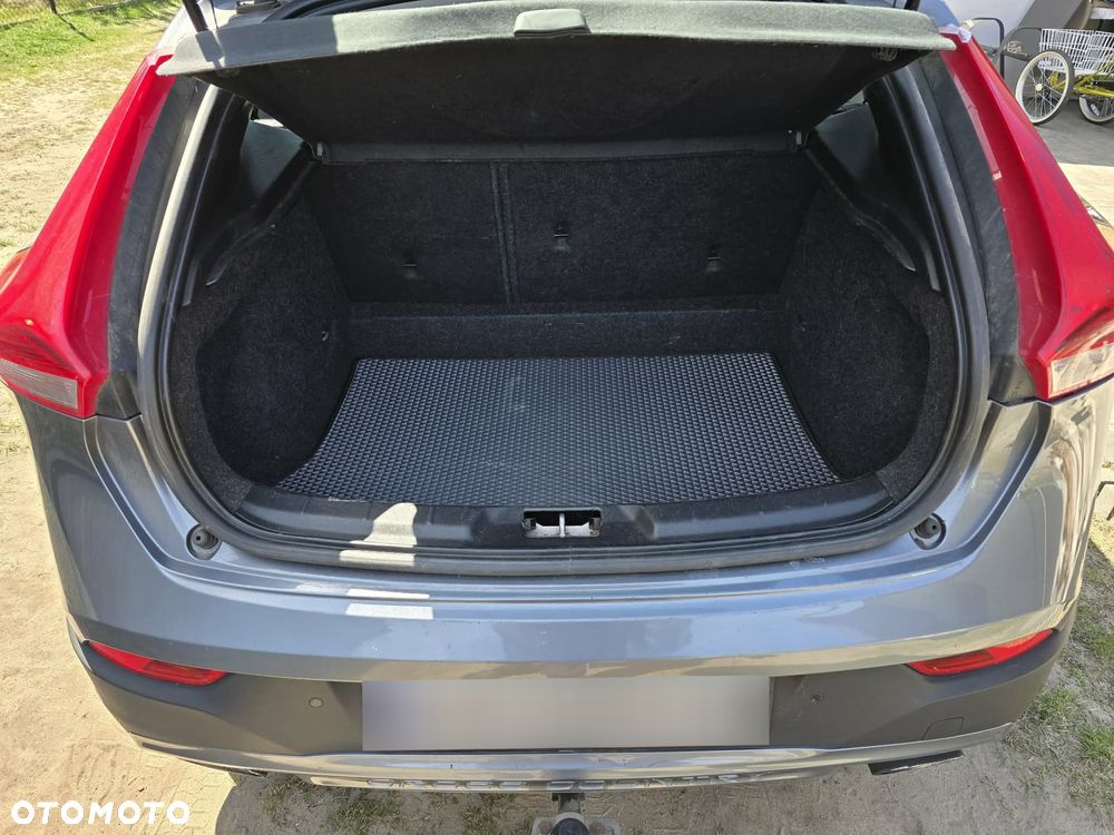 Volvo V40 Cross Country D4 Momentum - 14