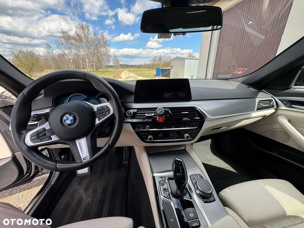 BMW Seria 5 520d xDrive - 6
