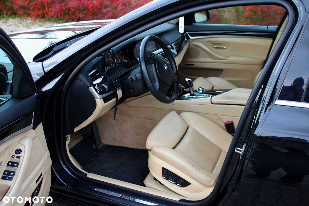 BMW Seria 5 525d - 11