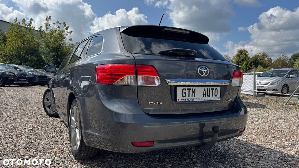 Toyota Avensis 1.8 Premium EU5 - 11