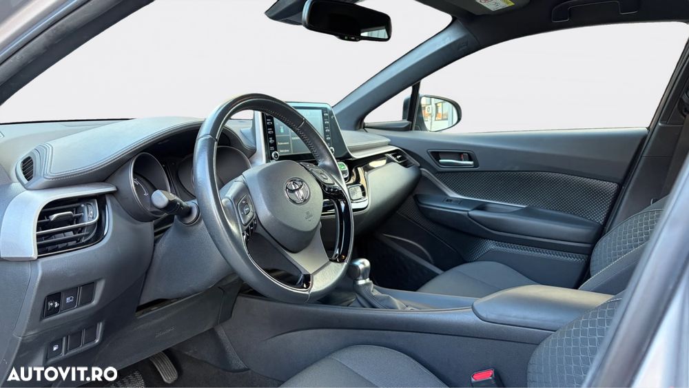Toyota C-HR - 11