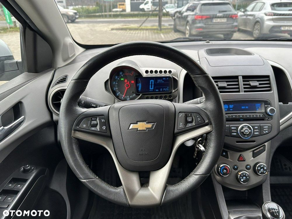 Chevrolet Aveo 1.6 LTZ - 13