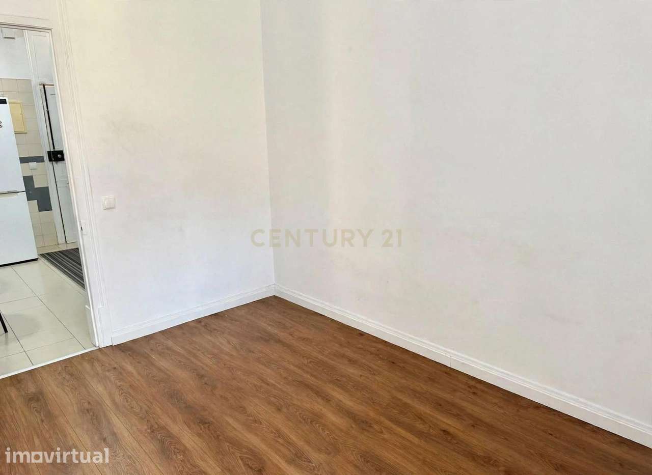 Apartamento T2 em Remodelação | Barreiro Velho - Grande imagem: 2/8